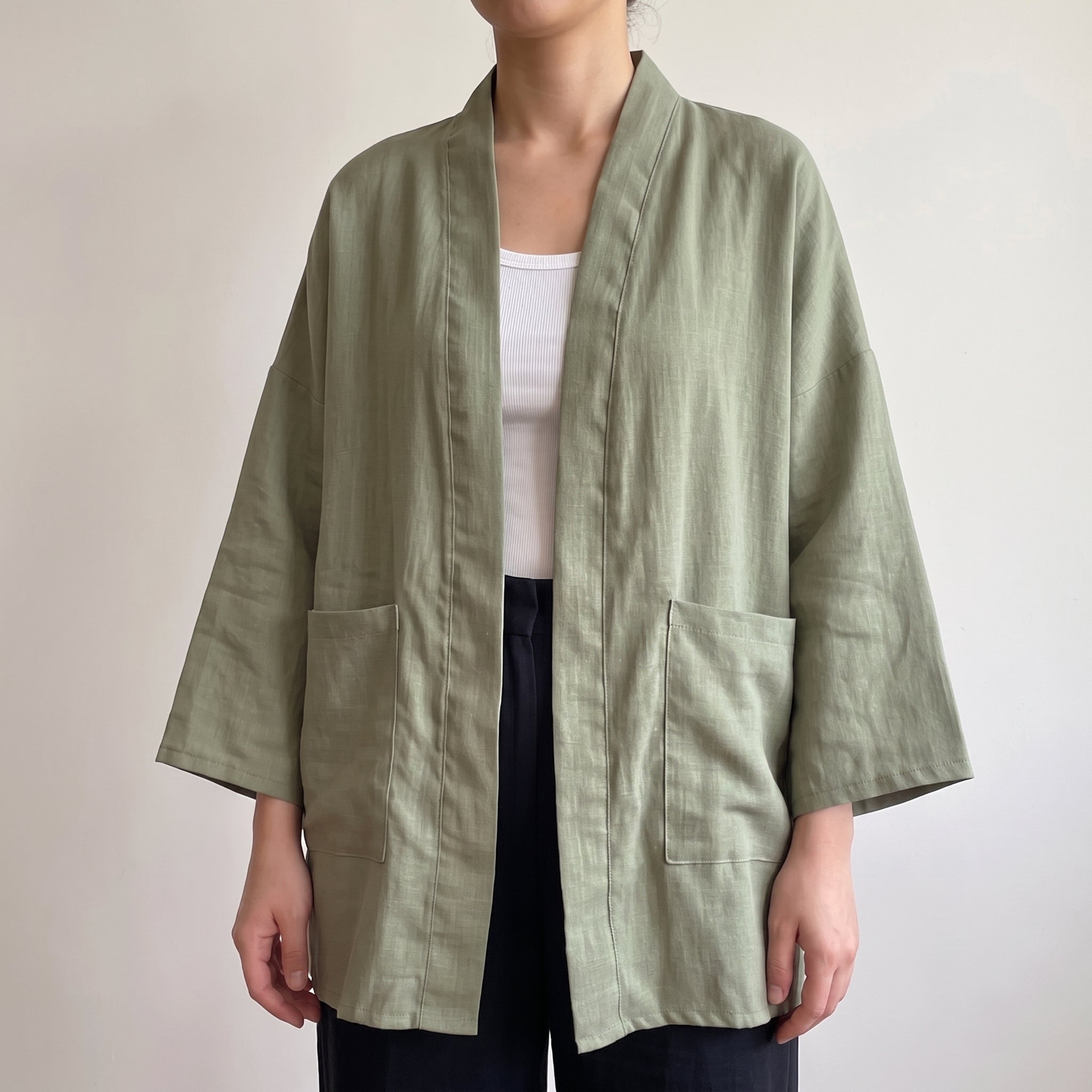 Kimono Eva Court en Lin vert sauge