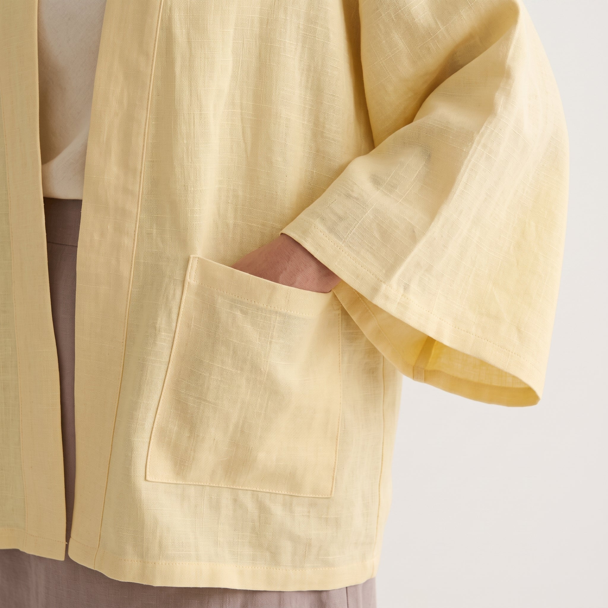 Kimono Eva Court en Lin butter yellow